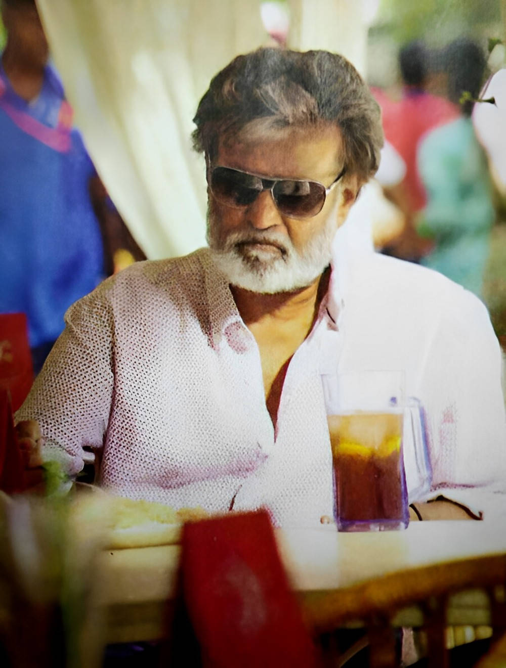 Rajinikanth At Restaurant Wallpaper