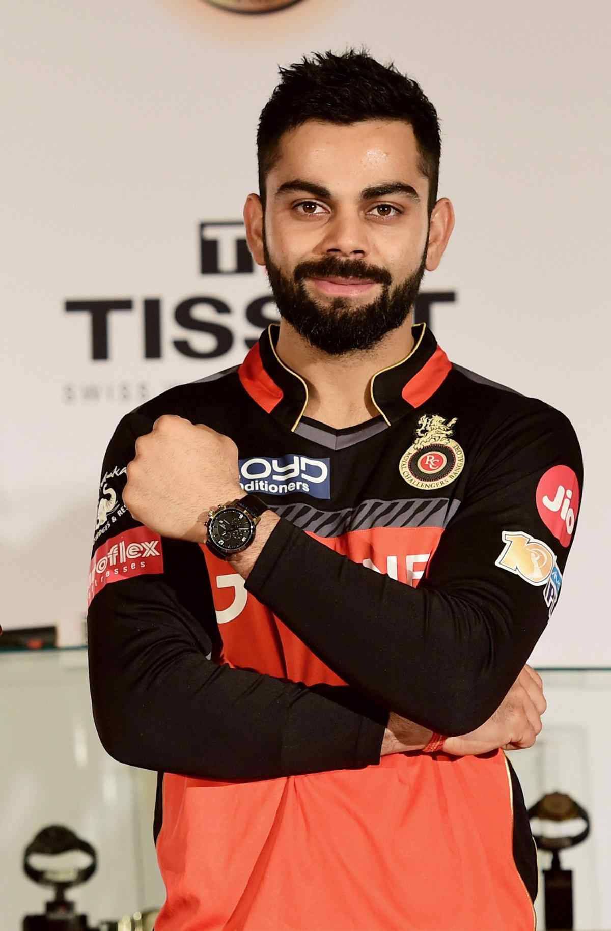 Rcb Cricket Team Batter Virat Kohli Wallpaper