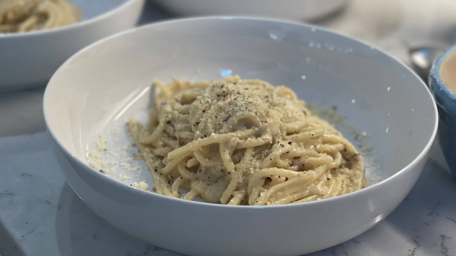 Restaurant Serving Cacio E Pepe Wallpaper