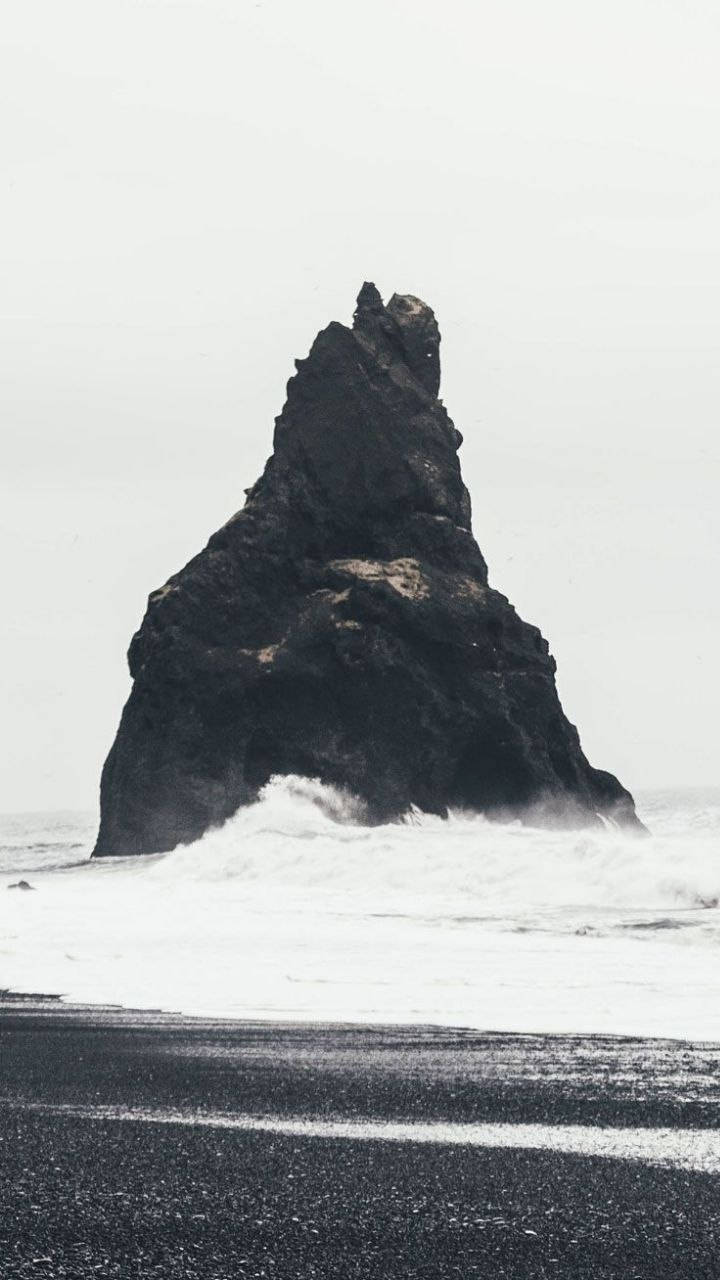 Reynisdrangar Sea Stack Original Iphone 7 Wallpaper