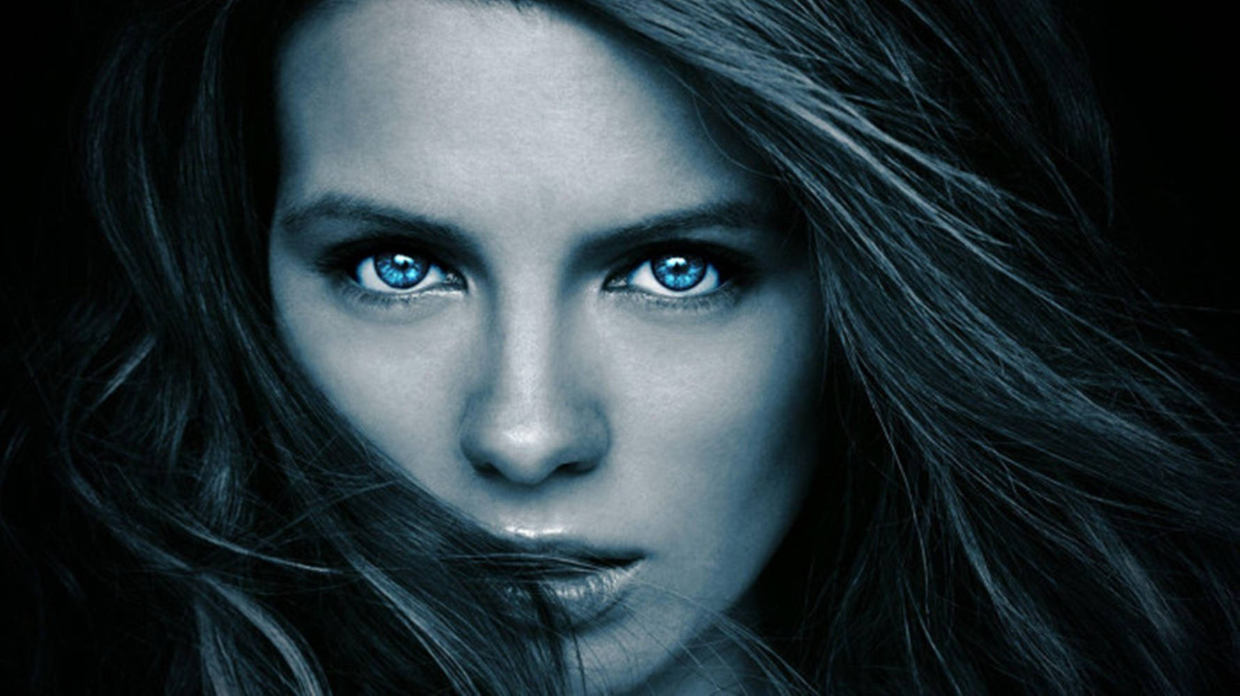 Rhona Mitra Blue Eyes Wallpaper