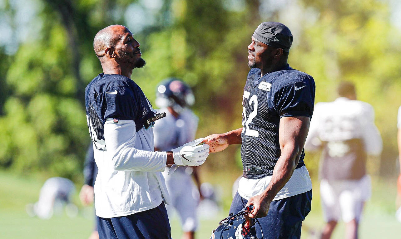 Robert Quinn Khalil Mack Handshake Wallpaper