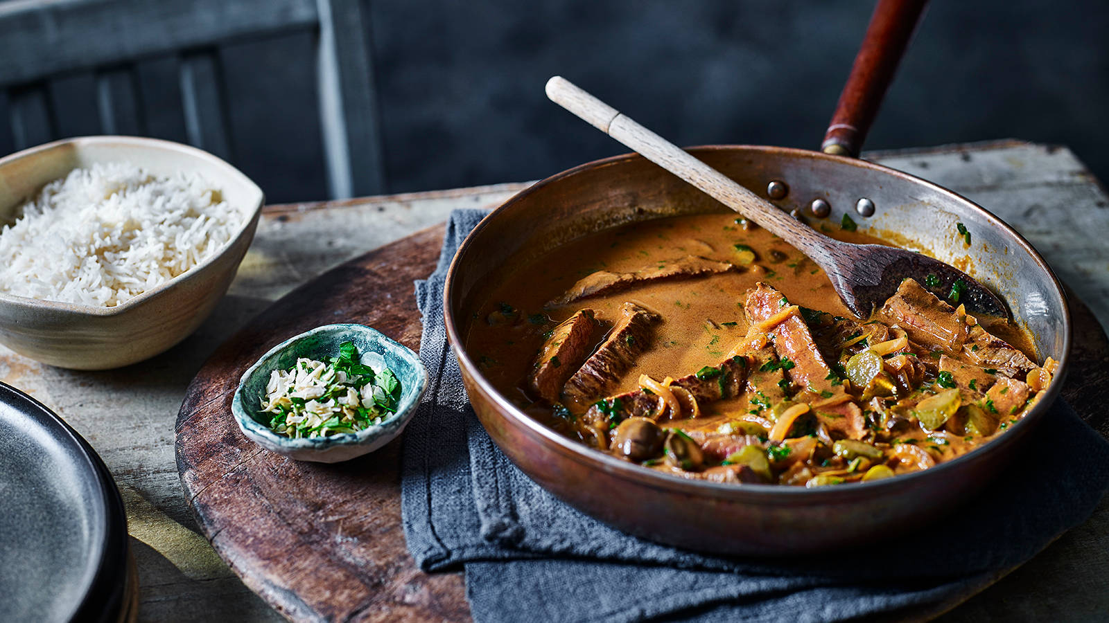 Russian Cuisine Beef Stroganoff In A Pan Wallpaper