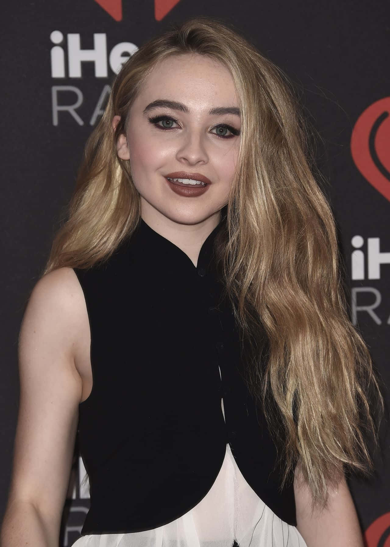 Sabrina Carpenterati Heart Radio Event Wallpaper