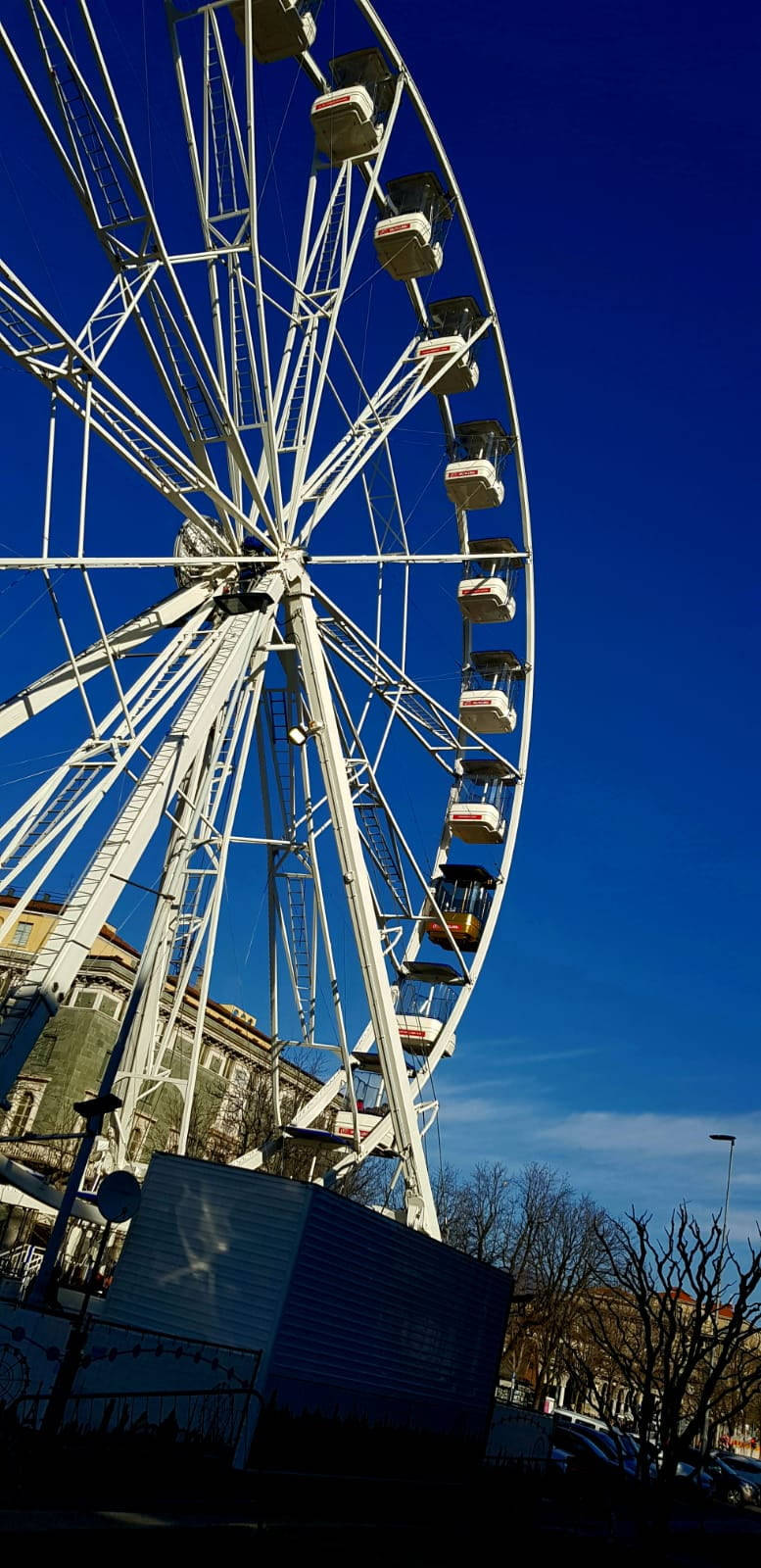 Samsung Galaxy Note 20 Ultra Ferris Wheel Wallpaper