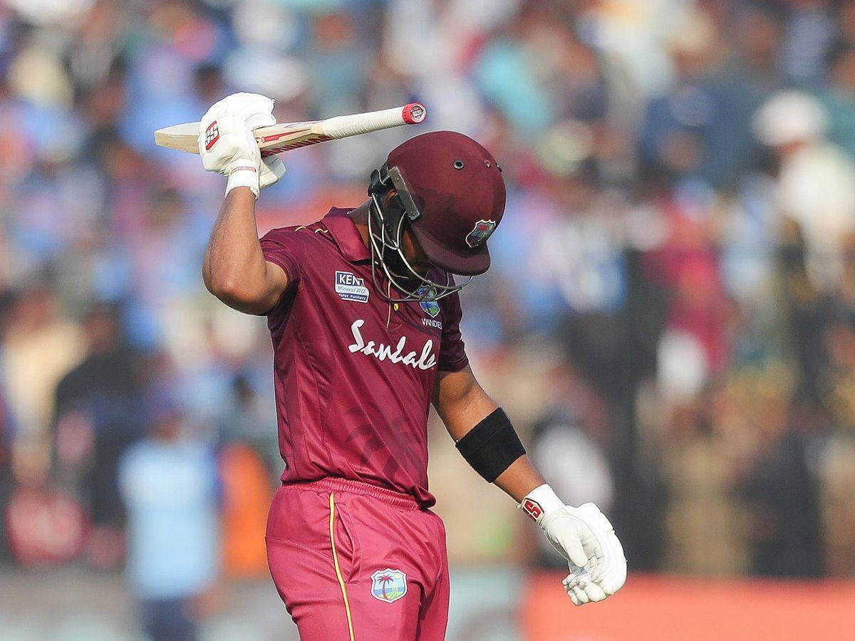 Shai Hope Looking Down Wallpaper