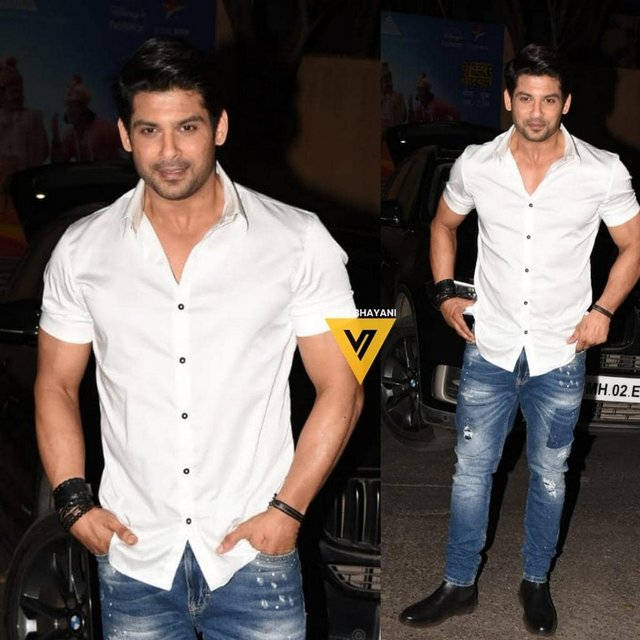 Sidharth Shukla Wearing A White Shirt Wallpaper