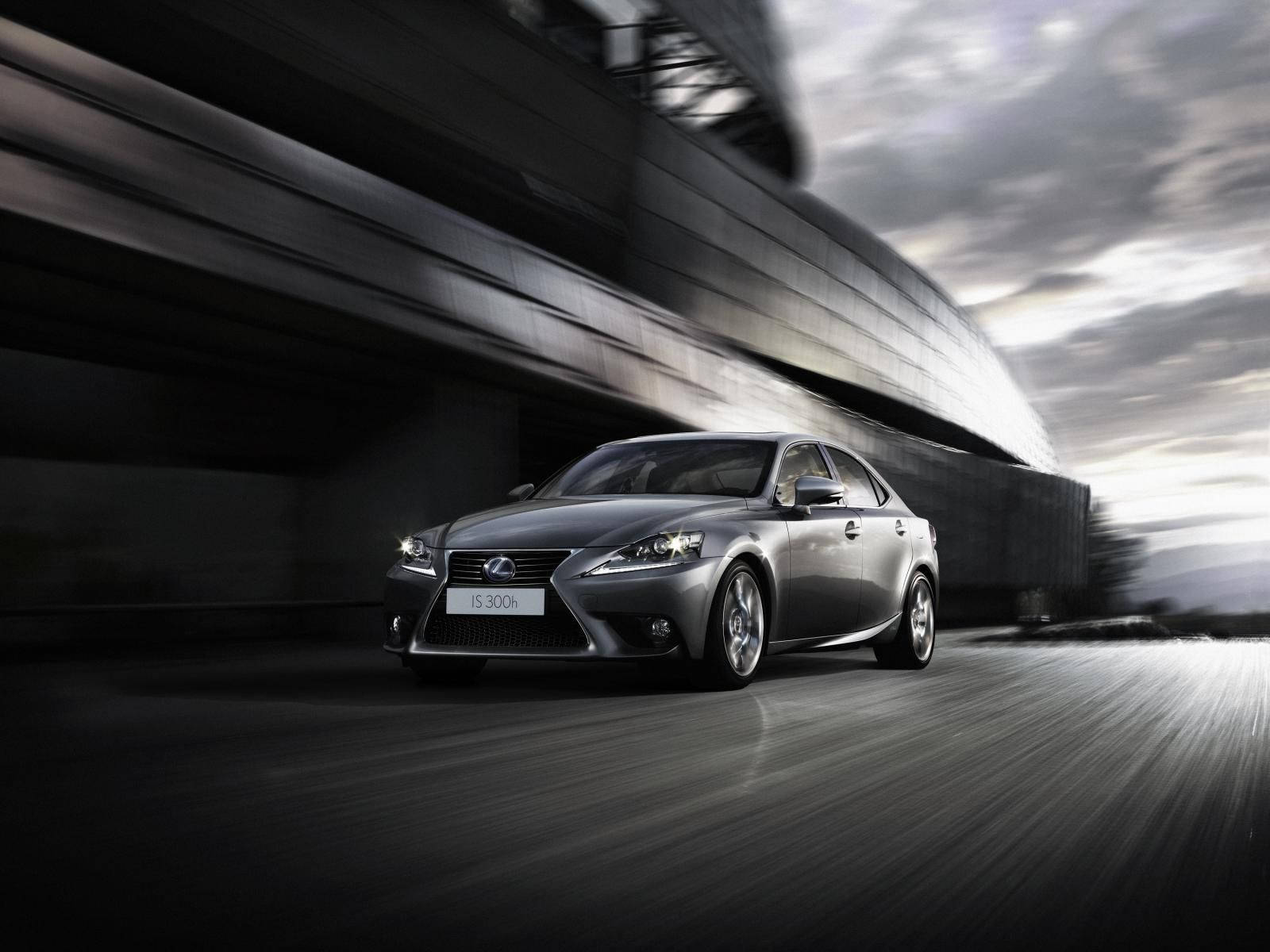 Silver Lexus Is 300h Road Motion Wallpaper