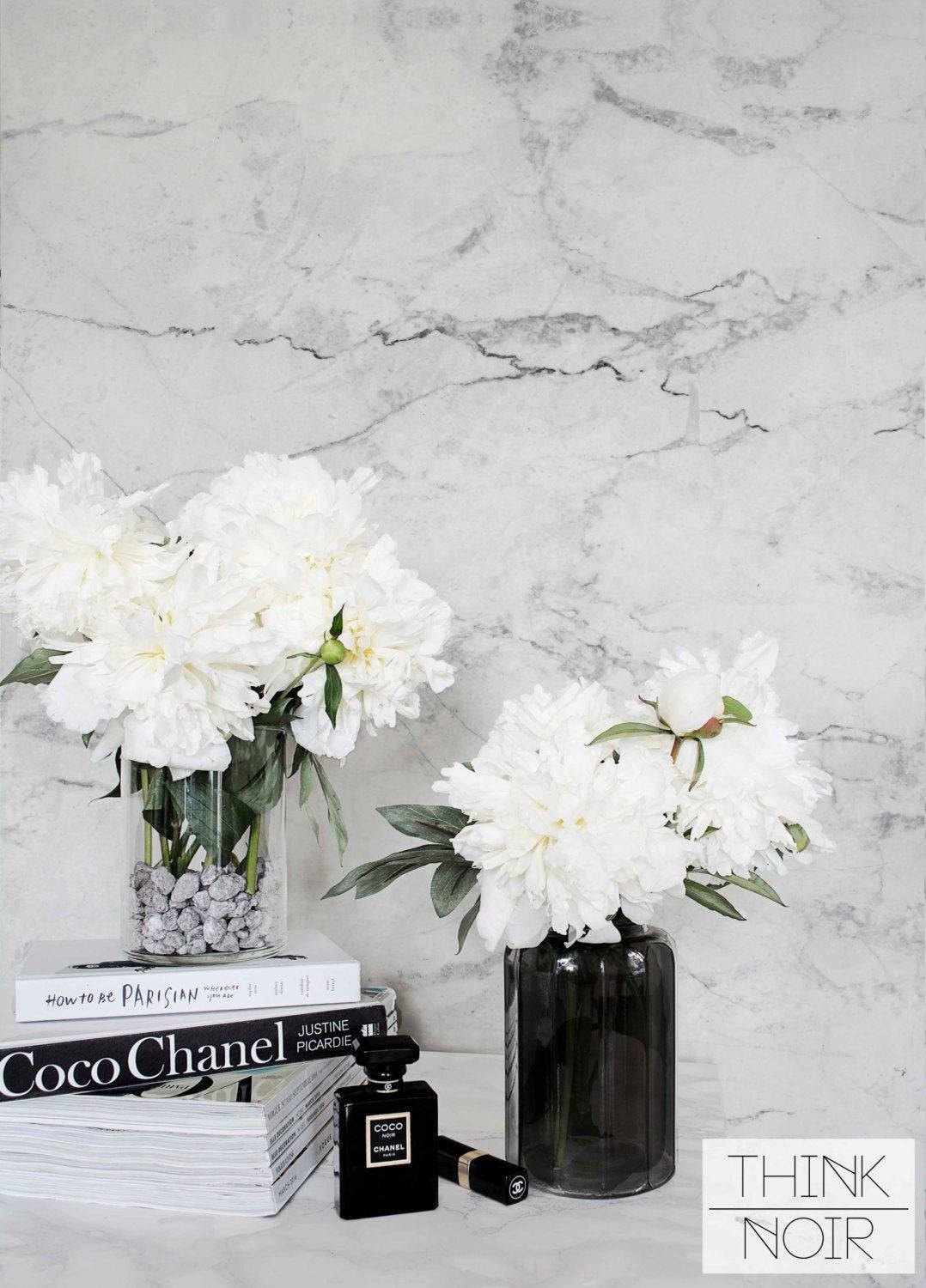 Sitting Room In White Marble Aesthetic Wallpaper