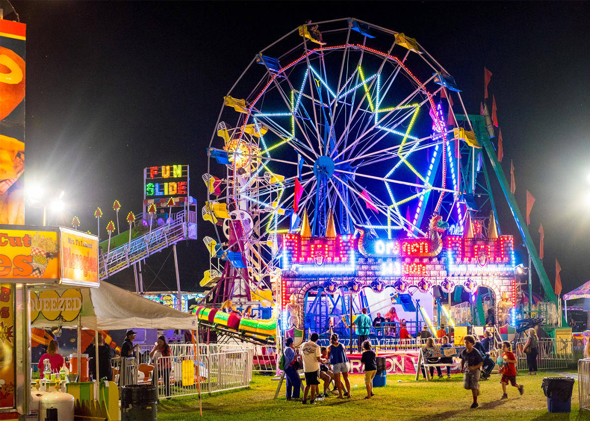 Star Ferris Wheel At The Fair Wallpaper