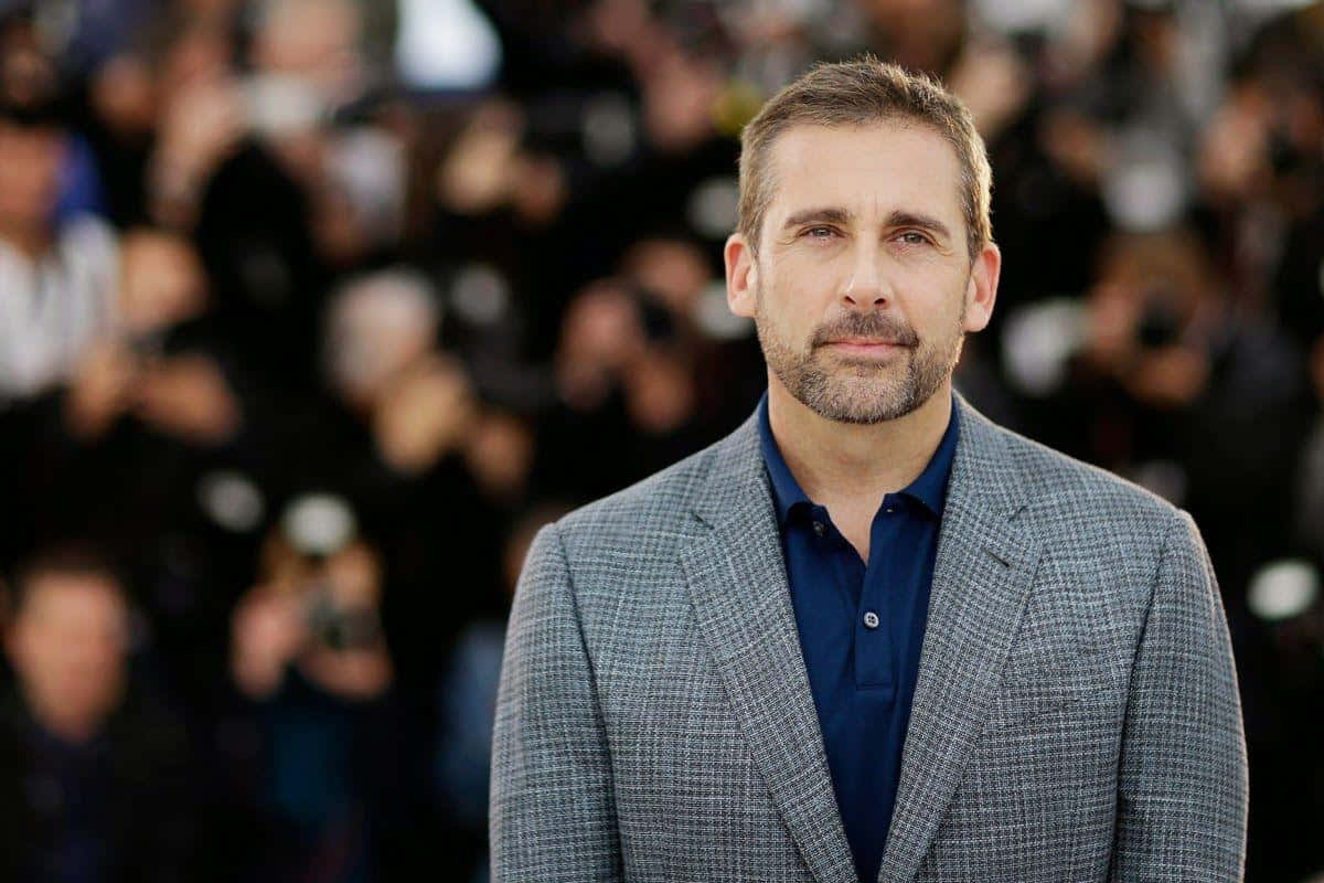 Steve Carell Smiles Skeptically Wallpaper