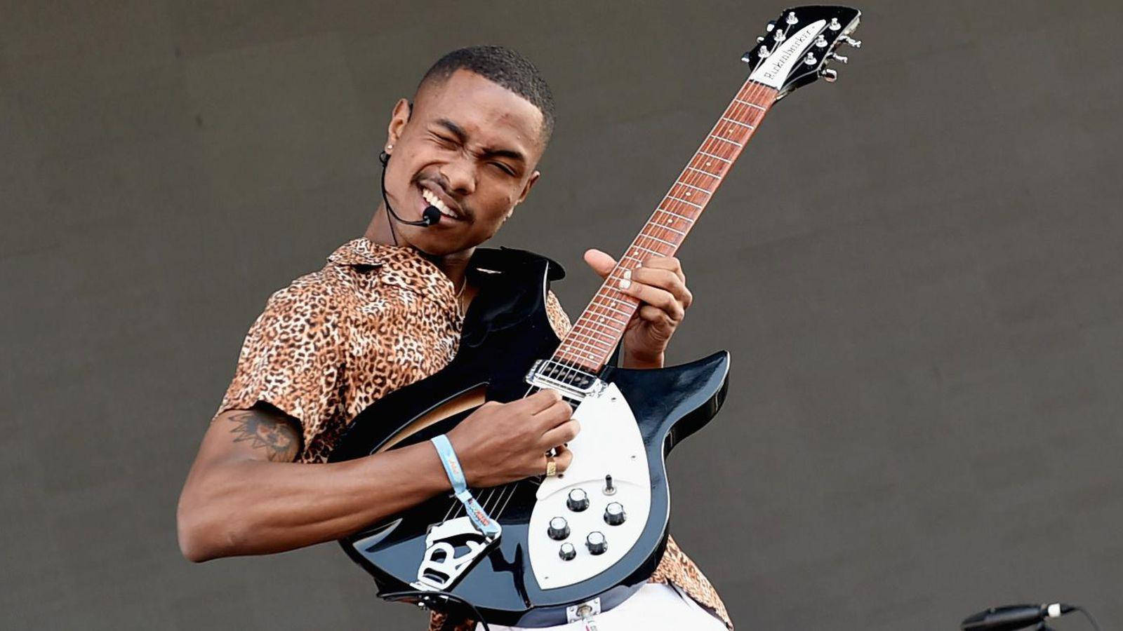 Steve Lacy Mesmerizes With Electrifying Guitar Performance Wallpaper