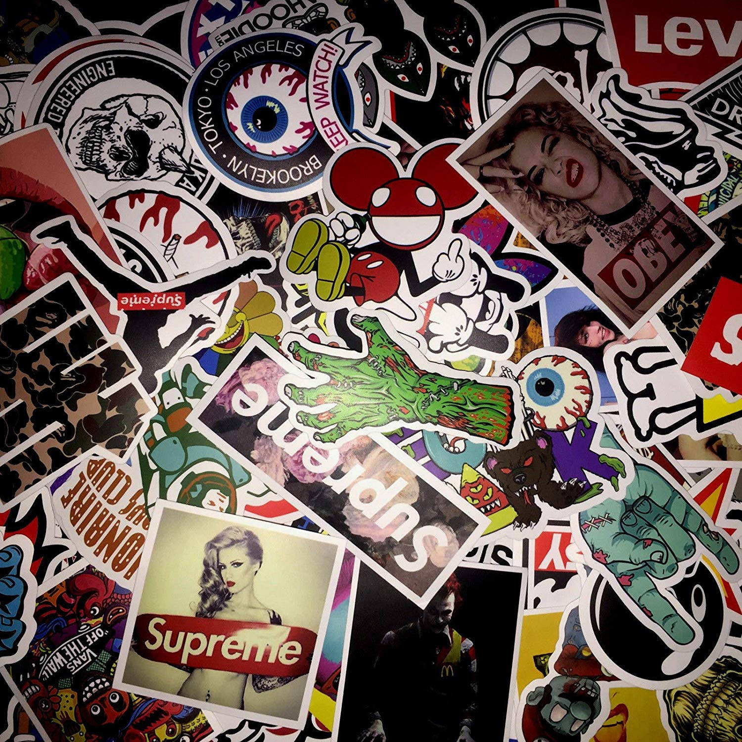 Supreme Aesthetic Stickers Wallpaper