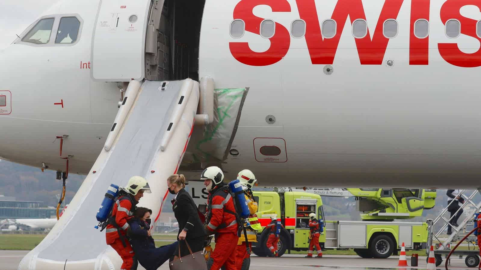 Swiss Airlines Medical Team Wallpaper