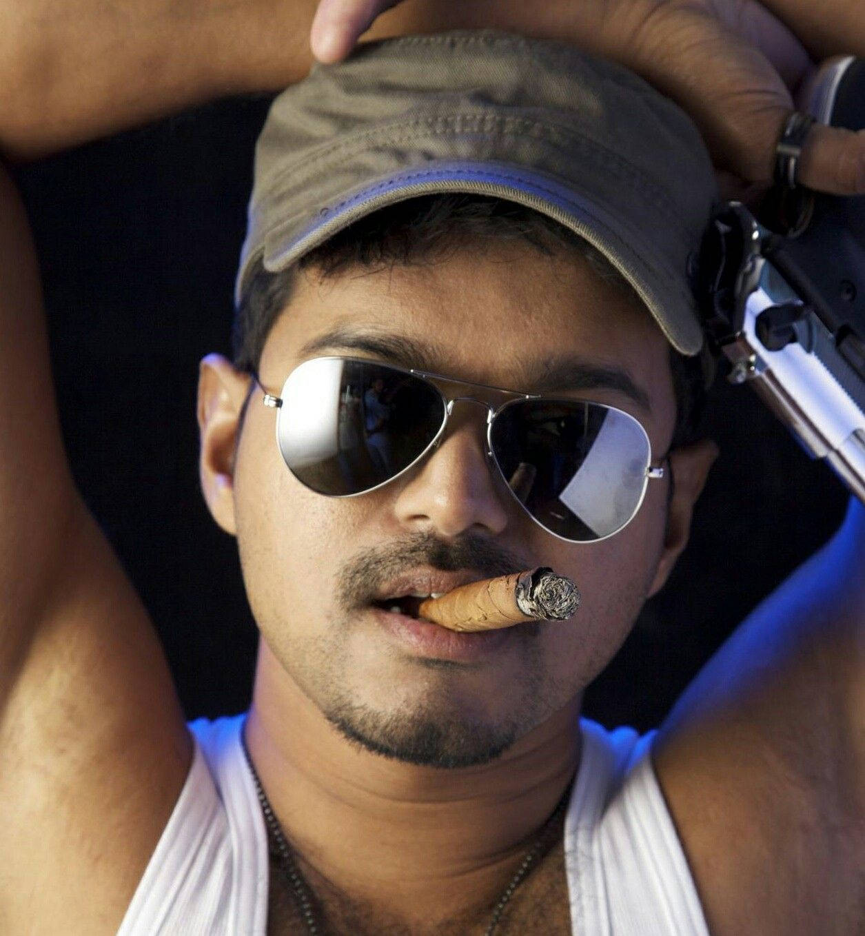 Thalapathy Hd With An Intense Gangster Look Wallpaper