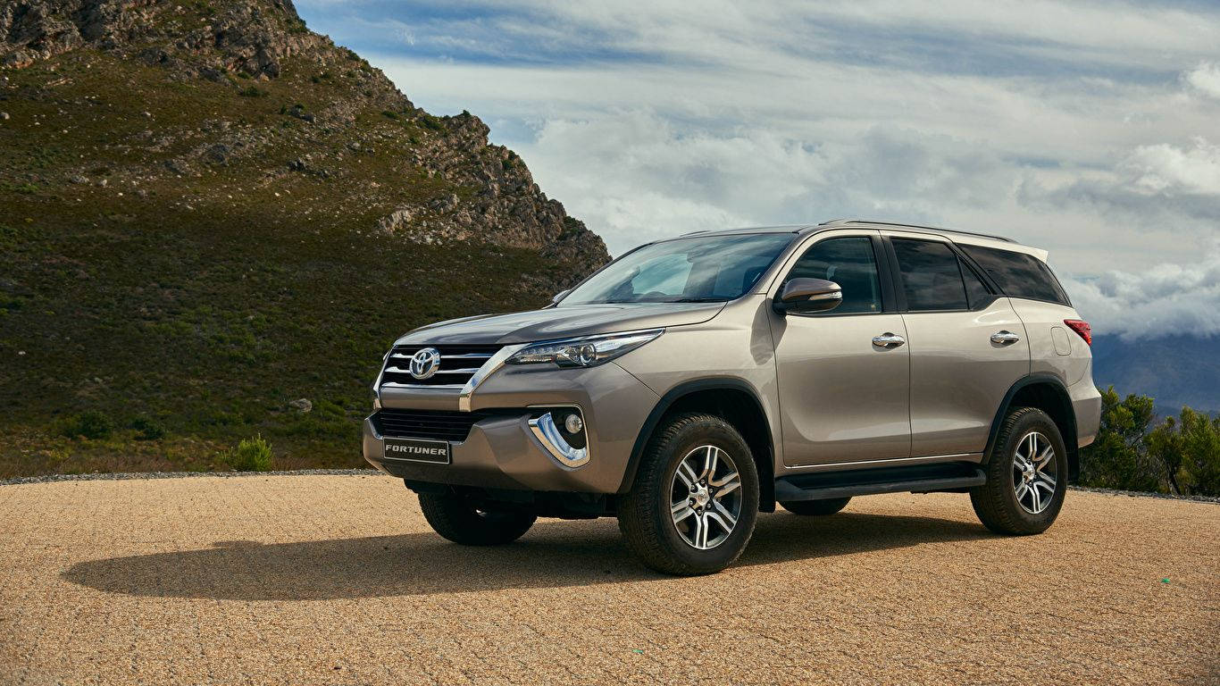 Toyota Fortuner Avant-garde Bronze Variant Wallpaper