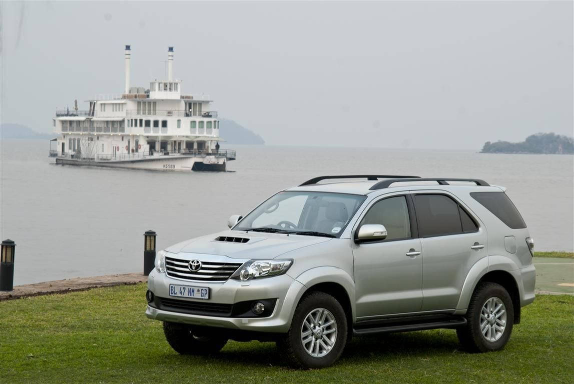 Toyota Fortuner Full-size Suv Model Wallpaper