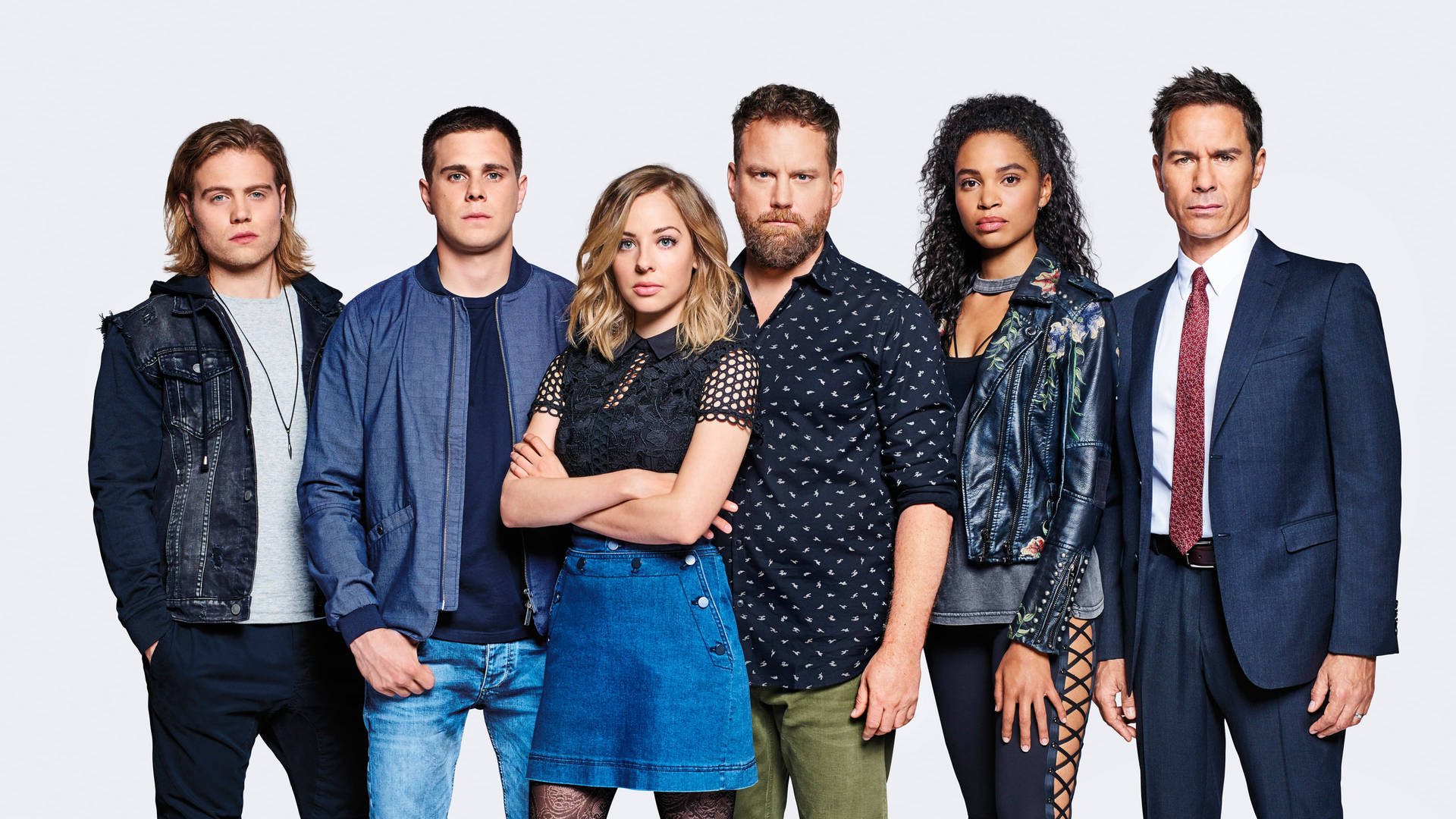 Travelers Cast Actors Hd Wallpaper