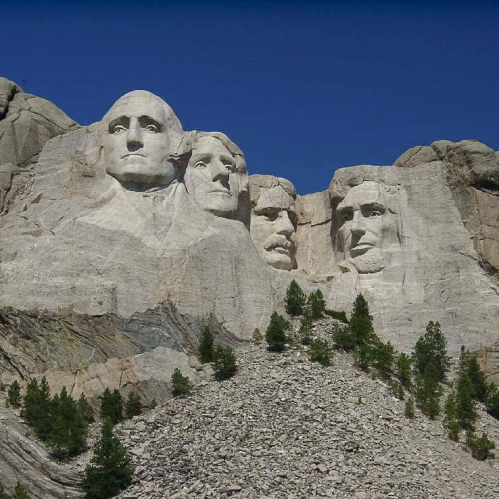 Trees And Rocks Around Mount Rushmore Wallpaper