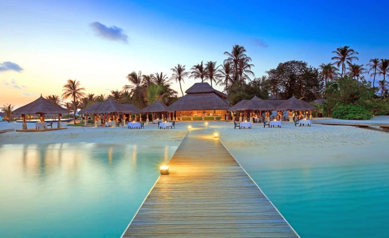 Tropical Resort Dusk Scenery Wallpaper