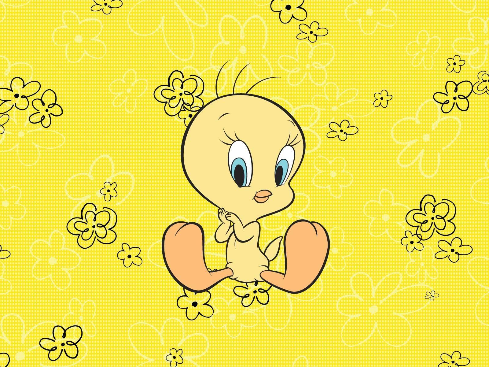 Tweety Bird Sitting Happily Wallpaper