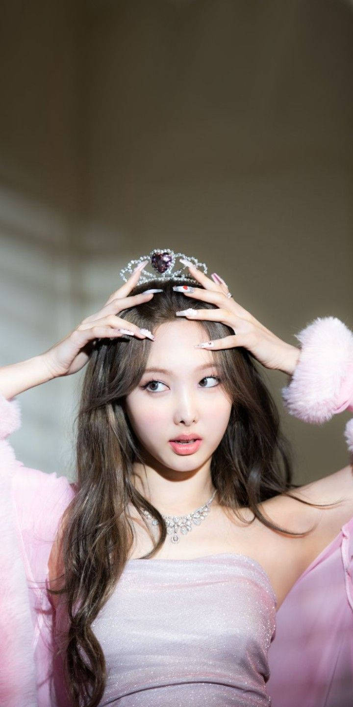 Twice Nayeon Wearing A Tiara Wallpaper