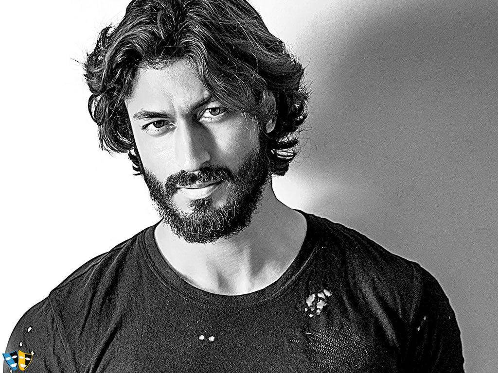 Vidyut Jamwal Black Shirt Wallpaper