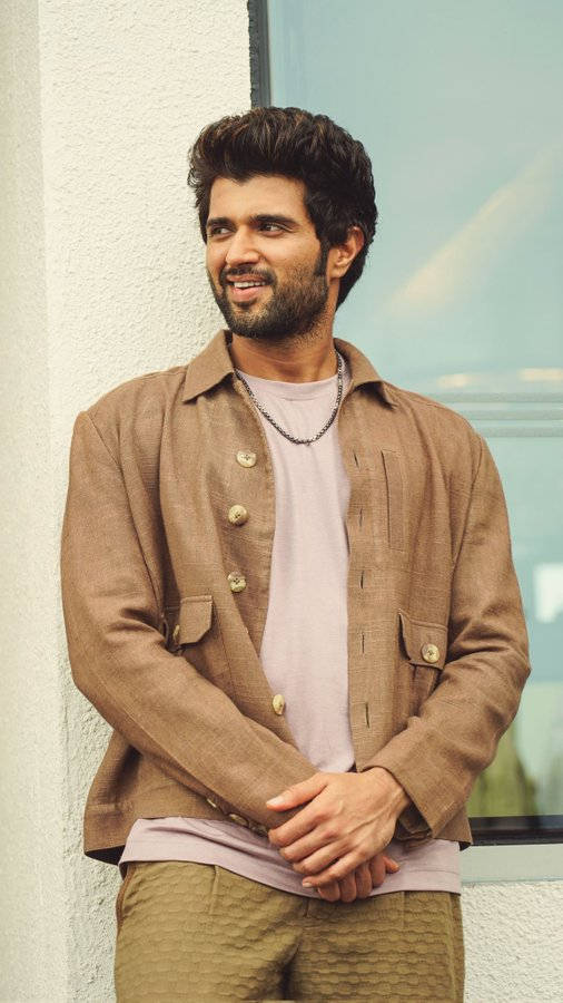 Vijay Devarakonda Brown Blazer Wallpaper