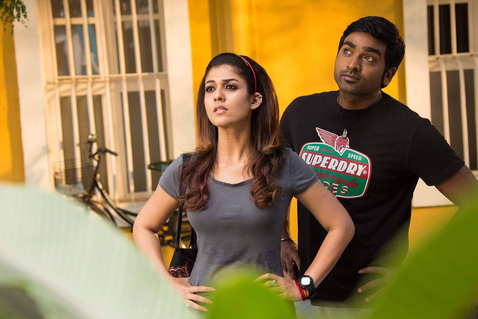 Vijay Sethupathi Nayanthara Naanum Rowdy Dhaan Hands On Hips Hd Wallpaper