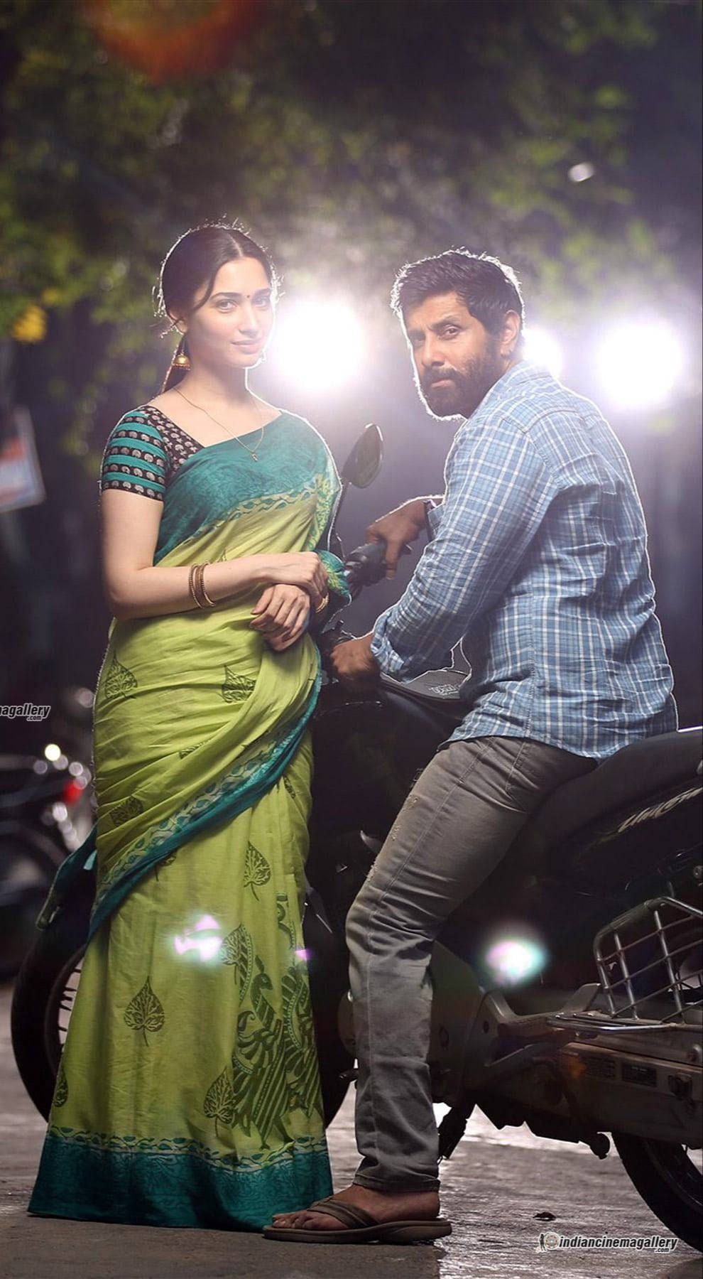 Vikram With Tamannaah For Sketch Wallpaper