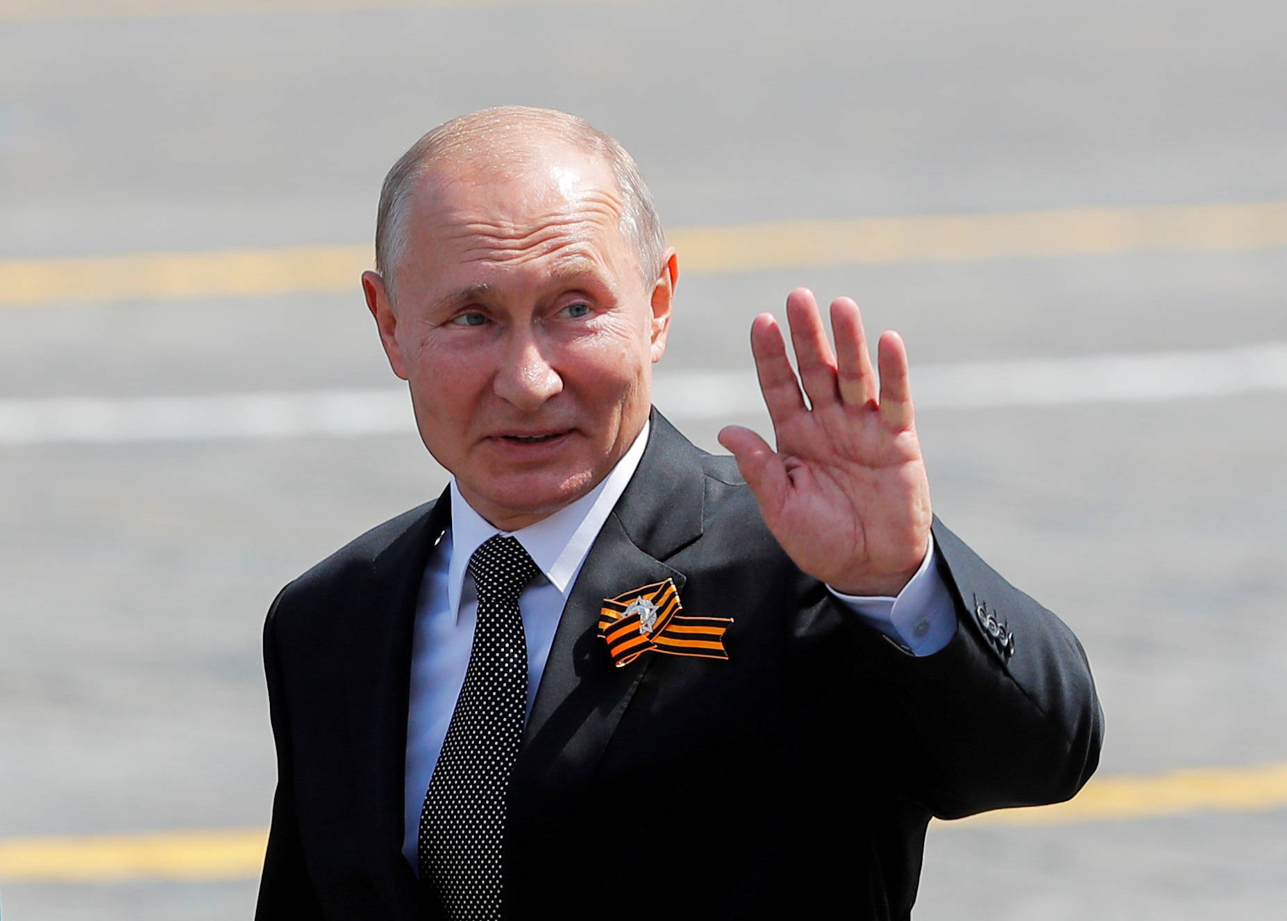 Vladimir Putin Waving At Press Wallpaper