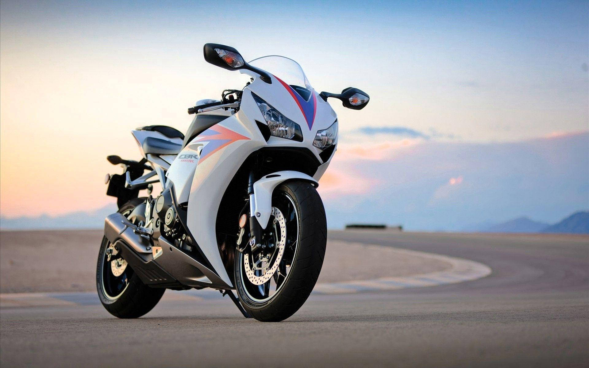 White Honda Cbr 1000rr Bikes Wallpaper