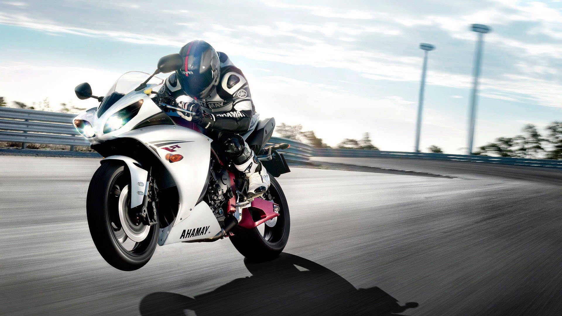 White Yamaha Yzf-r1 Bikes Wallpaper