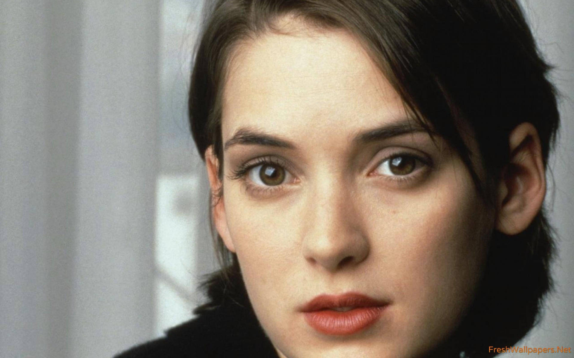 Winona Ryder American Actress Wallpaper