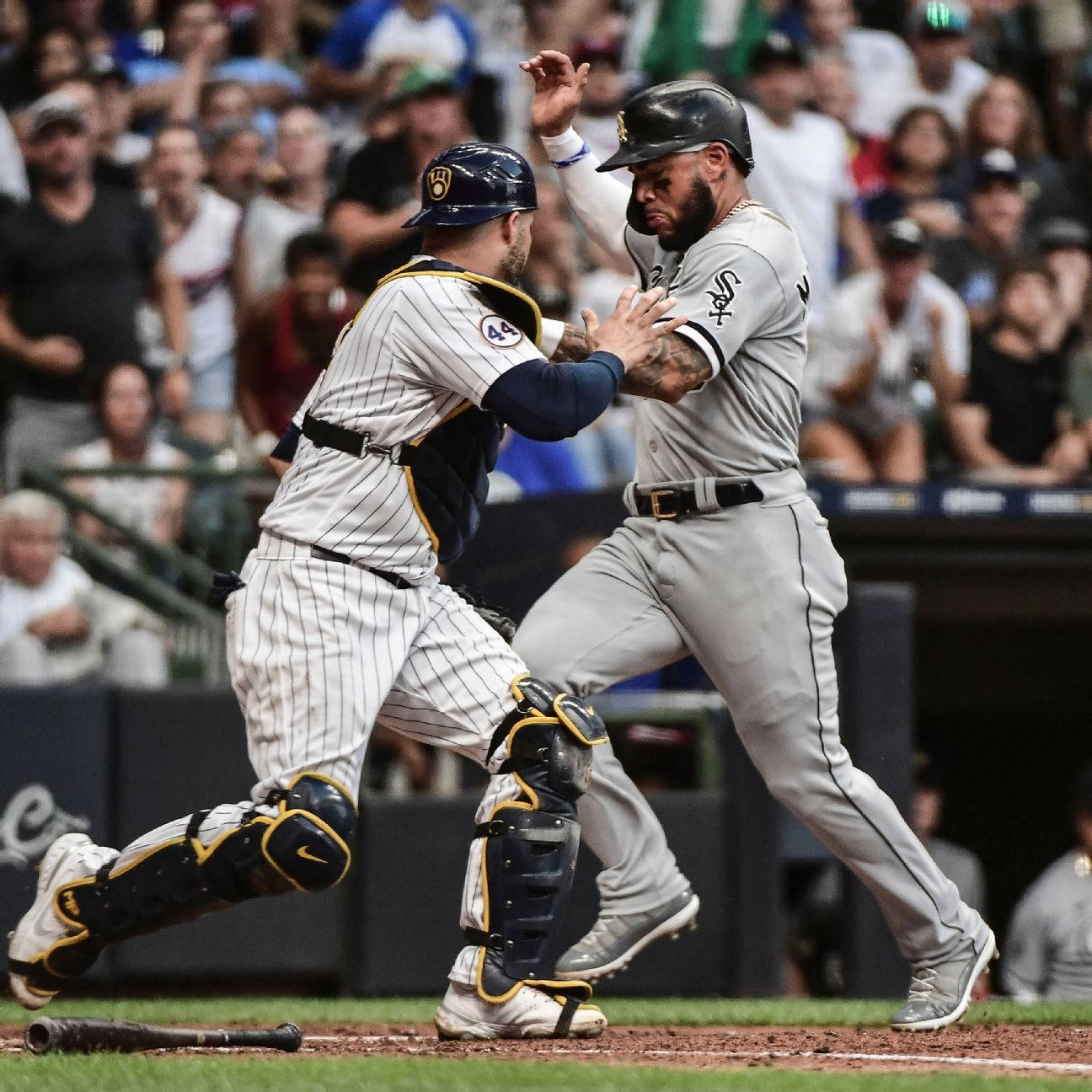 Yoan Moncada Hitting Home Base Wallpaper