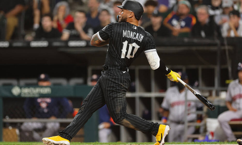 Yoan Moncada Swinging Baseball Bat Wallpaper