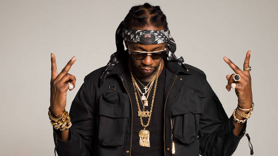 2 Chainz Hand Pose Wallpaper