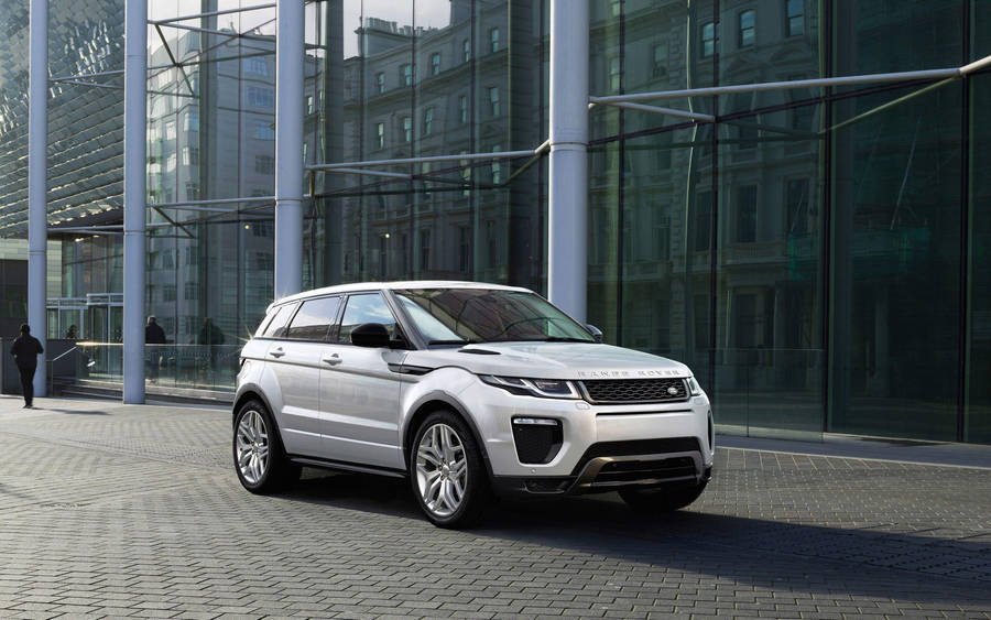 4k Range Rover Glass Building Wallpaper