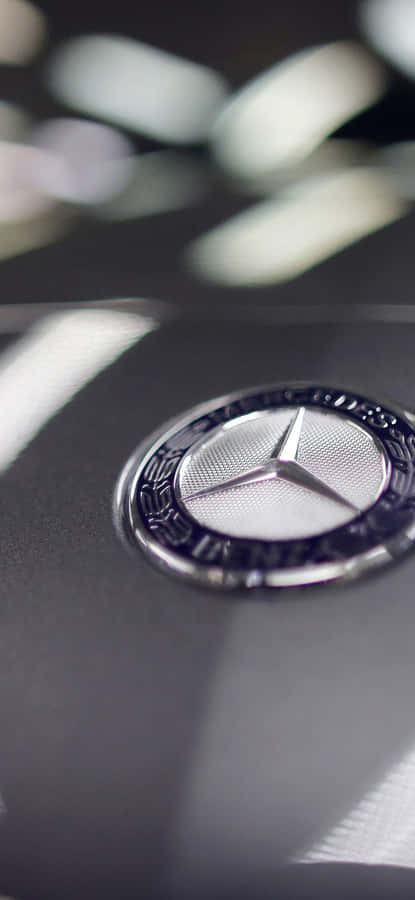 A Luxurious Combination - The Mercedes Benz And The Iphone Wallpaper