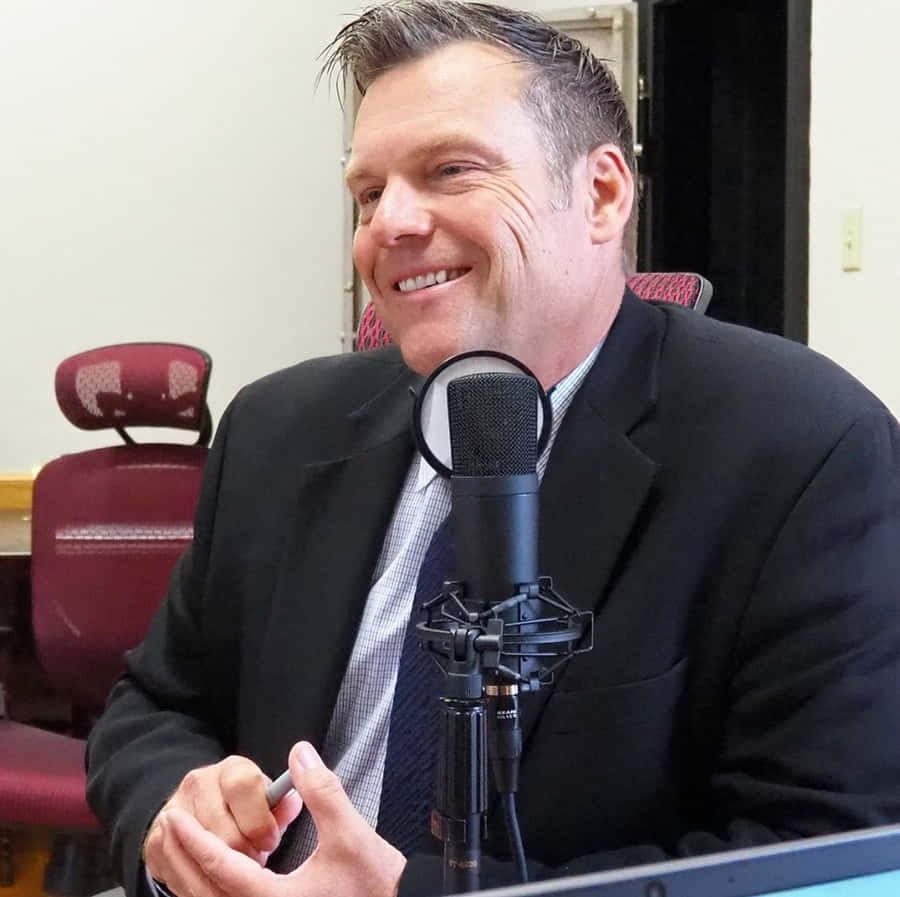 A Modern Lawyer In The Courtroom Wallpaper