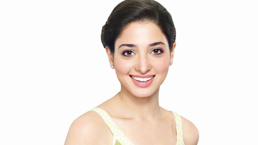 Actress Tamannaah Bhatia Wallpaper