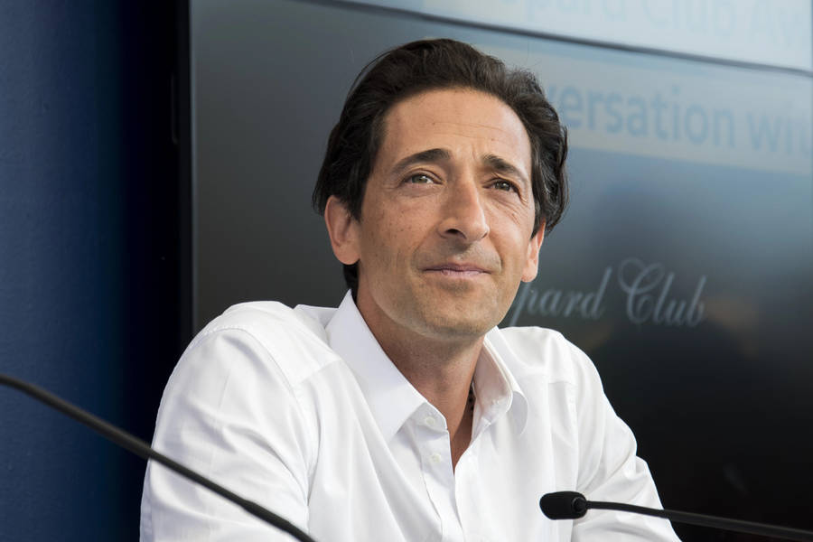 Adrien Brody In Button-down Shirt Wallpaper