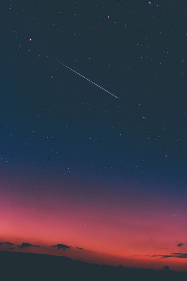 Aesthetic Night Sky With Shooting Stars Wallpaper