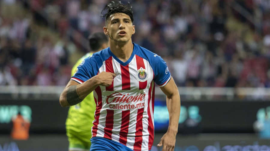 Alan Pulido Playing For Club Deportivo Guadalajara Wallpaper