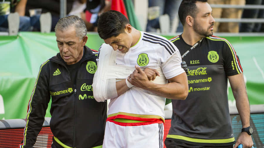 Alan Pulido Shoulder Injury Wallpaper