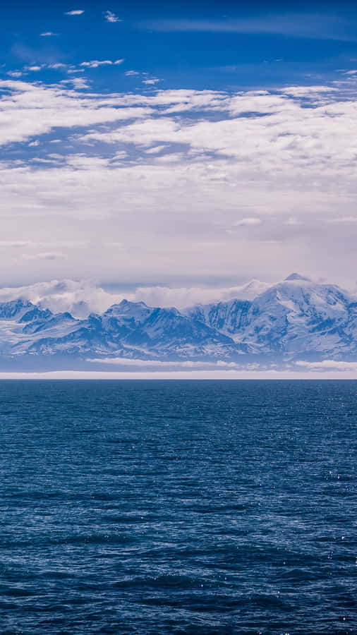 Alaskan Mountain In Glacier Bay National Park Wallpaper