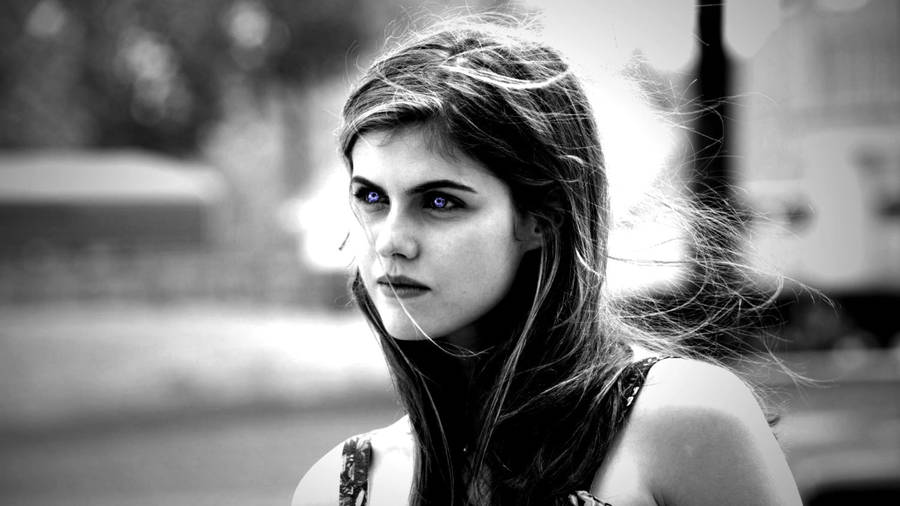 Alexandra Daddario Purple Eyes Wallpaper