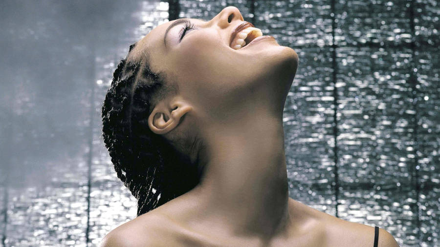 Alicia Keys With Box Braids Wallpaper