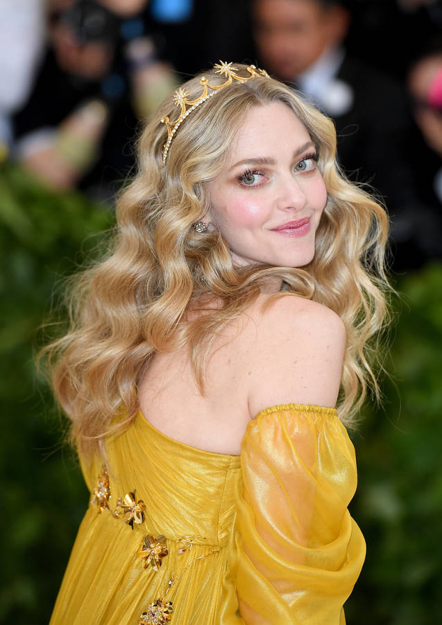 Amanda Seyfried Met Gala Wallpaper