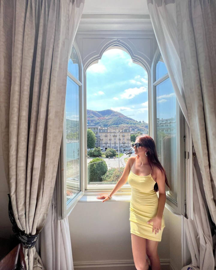 Anushka Sen Yellow Mini Dress Wallpaper